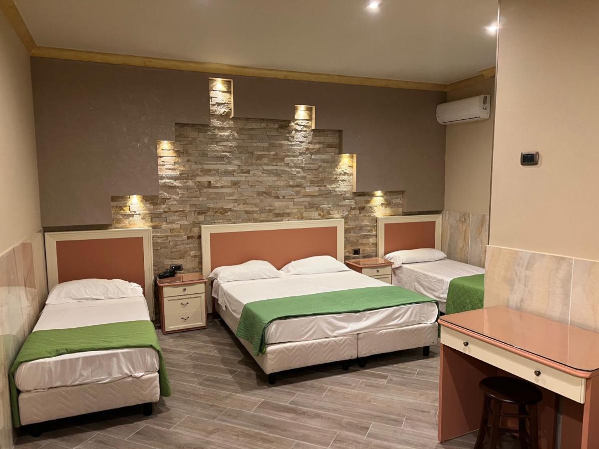 Hotel Iris Наполи Екстериор снимка