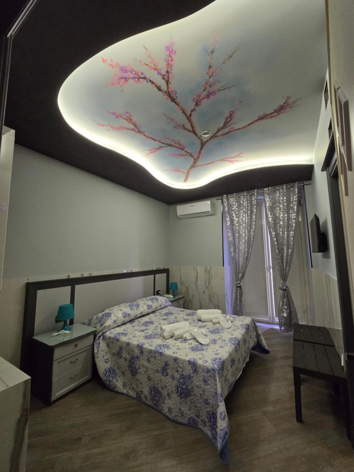 Hotel Iris Наполи Екстериор снимка