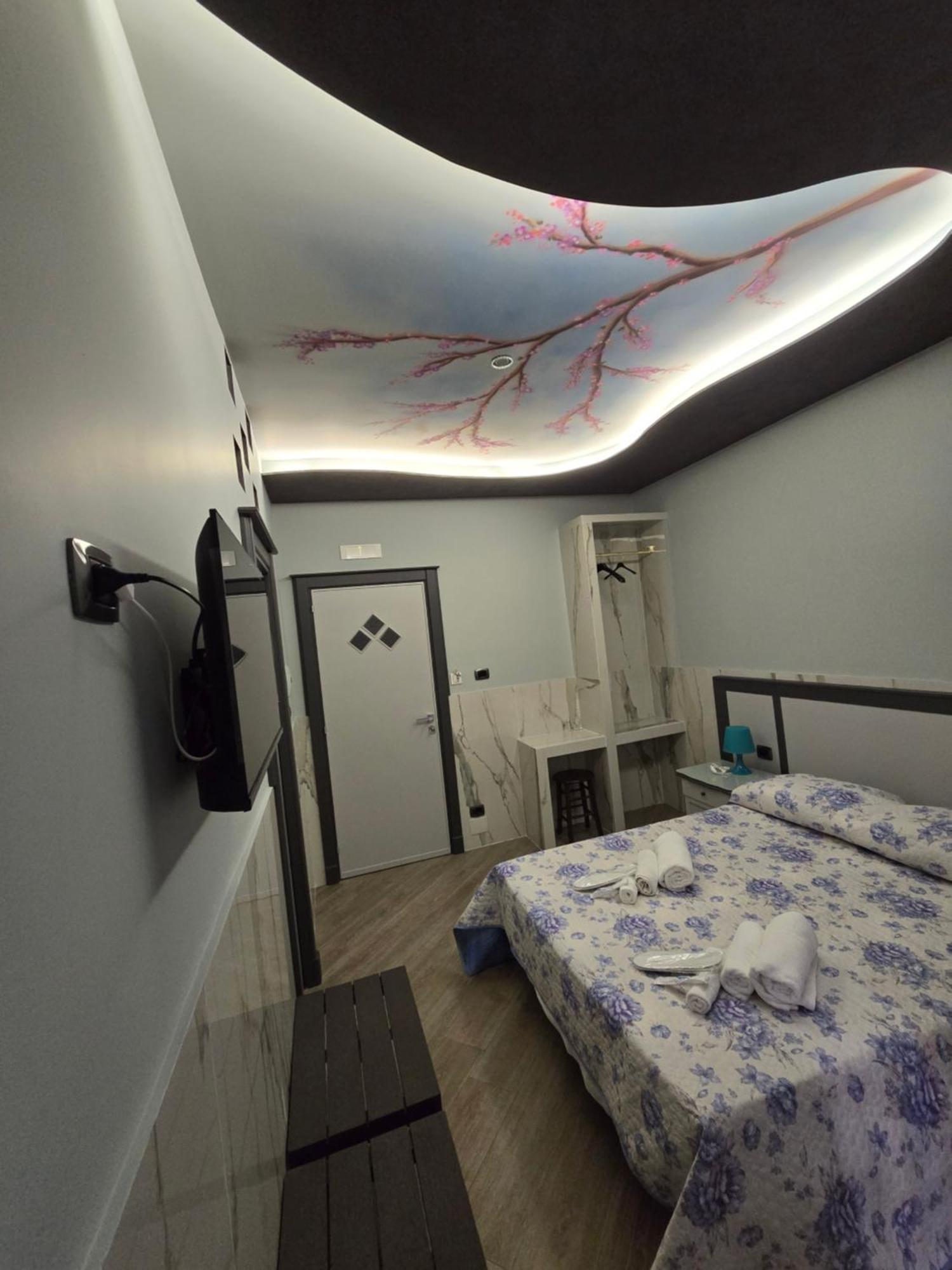 Hotel Iris Наполи Екстериор снимка