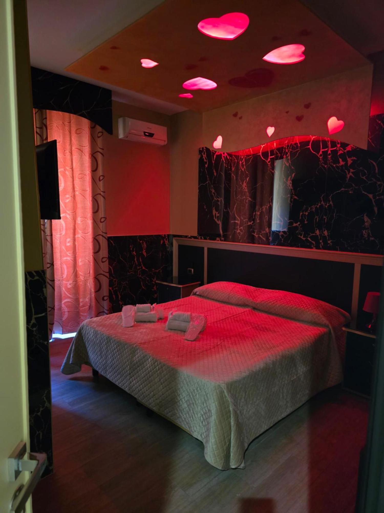 Hotel Iris Наполи Екстериор снимка