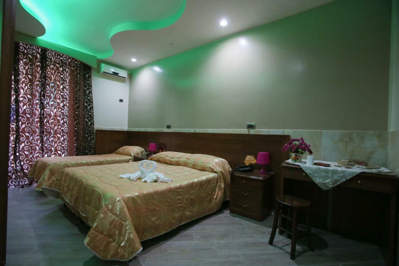 Hotel Iris Наполи Екстериор снимка