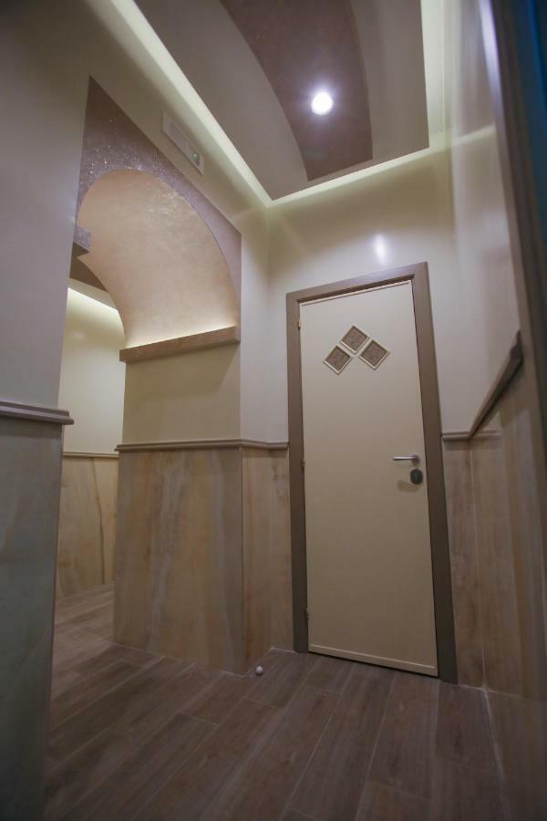 Hotel Iris Наполи Екстериор снимка