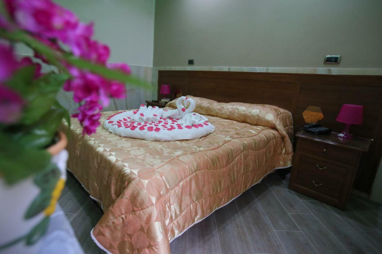 Hotel Iris Наполи Екстериор снимка