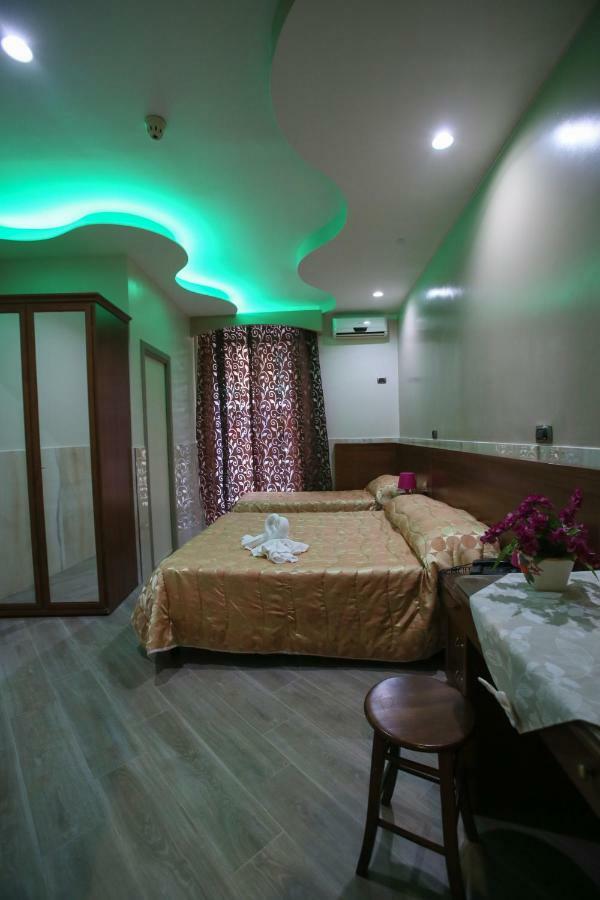 Hotel Iris Наполи Екстериор снимка